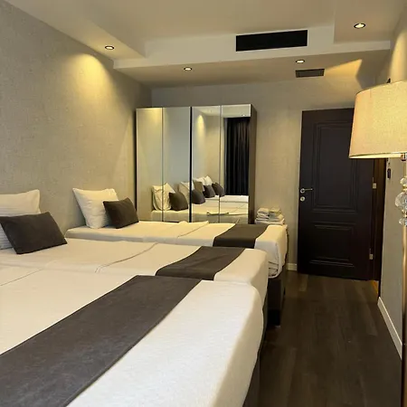 Grand Armada 4*
